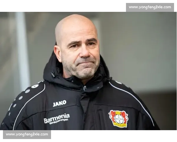 河南足球教父画像遭泼红漆 成都球迷极端行为引发公愤