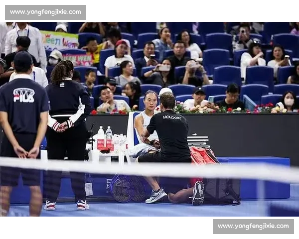 破案了！郑钦文 Labubu 挂饰真相揭晓：主动赠阿卡，反被叮嘱 “别转送”