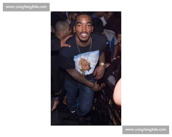 特里皮尔被曝与成人女星夜店密会至凌晨 婚姻破裂细节曝光